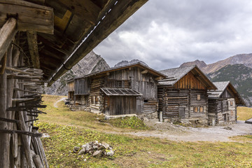 Bergdorf, Pfafflar, Hahntennjoch im Herbst, Tirol, Österreich