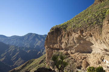 Inland Gran Canaria, cave village Acusa Seca