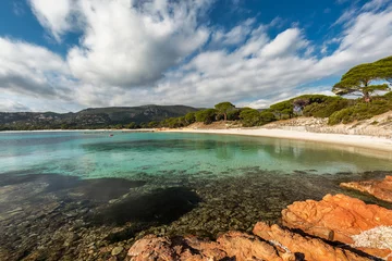 Cercles muraux Plage de Palombaggia, Corse Rochers et littoral à la plage de Palombaggia en Corse