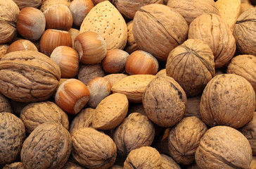 Wallnüsse, Haselnüsse