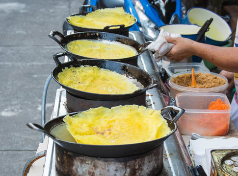 stuffed crispy egg crepe