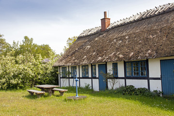 altes reetgedecktes Bauernhaus in Dänemark