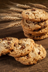 Chocolate toffee almond cookies 