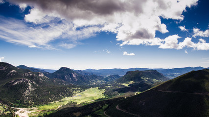 Fototapeta premium scenic view of a valley in the rocky mountains