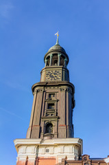 Fototapeta na wymiar Hauptkirche Sankt Michaelis in Hamburg (Hamburger Michel)
