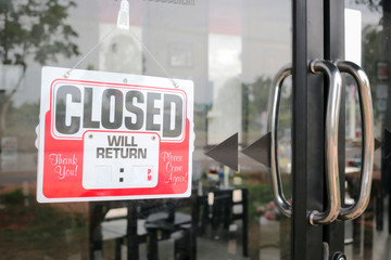 Naklejka premium Sign closed in restaurant blank for fill time.
