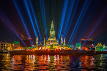 Fototapeta na wymiar Lighting effects at Wat Arun Temple in the night, Bangkok, Thail