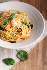 spaghetti pasta with shrimps and sweet basil