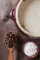 Lard in ceramic ware