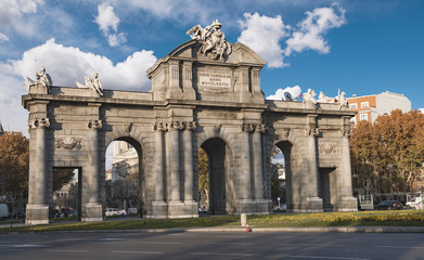 Fototapeta na wymiar Alcala Gate in Madrid, Spain