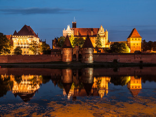 Obraz premium Malbork Castle by night