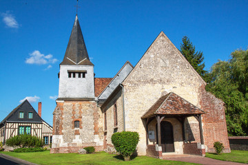 Fototapeta na wymiar Eglise de Fontaine saint Lucien, Oise, Picardie, France
