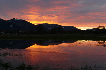 Sonnenuntergang mit Spiegelung