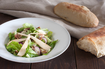 salad with pear and gorgonzola and homemade ciabatta bread