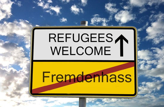 Ortsschild Refugees Welcome