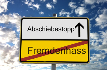 Ortsschild Refugees Welcome