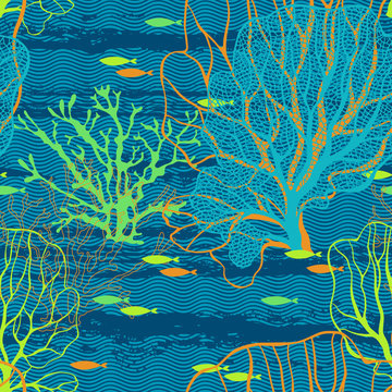 Undersea world. Seamless vector pattern with sea plants and fish
