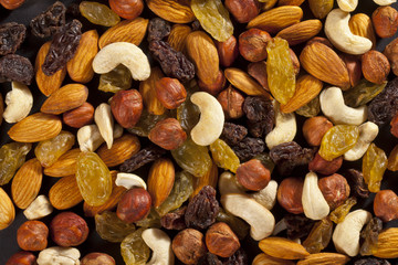 mix of dry nuts and fruits