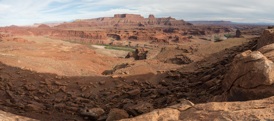 Fototapeta premium Canyonlands Nationalpark, Island in the sky, Needles, Mesa, Rim, Utah, Moab, Tag, USA, Sommer