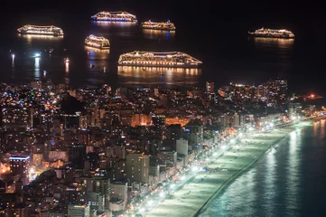 Papier Peint photo Copacabana, Rio de Janeiro, Brésil Cruise Ships in Copacabana Waiting for New Year Fireworks Display