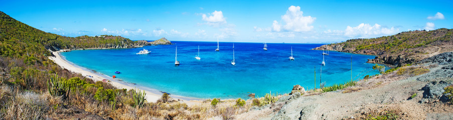 Panoramica della spiaggia di Colombier, barche a vela, St Barth, St. Barths, Saint Barthelemy, Indie francesi occidentali, Antille francesi, mar dei Caraibi