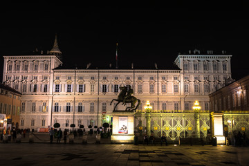 Fototapeta premium Night view of the Palazzo Reale in Turin, Italy