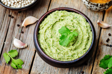 white beans avocado cilantro lime hummus