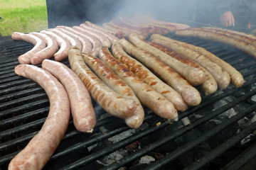  Bratwurst auf dem Grill