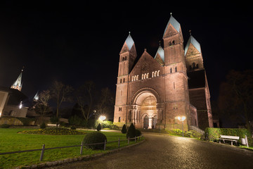 Fototapeta na wymiar erloeser church bad homburg germany at night
