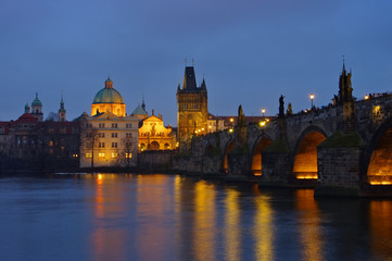 Fototapeta na wymiar Prag Karlsbruecke Nacht - Prague Charles Bridge by night 01