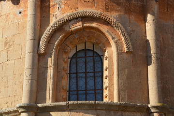 Fototapeta na wymiar vidriera de una iglesia antigua