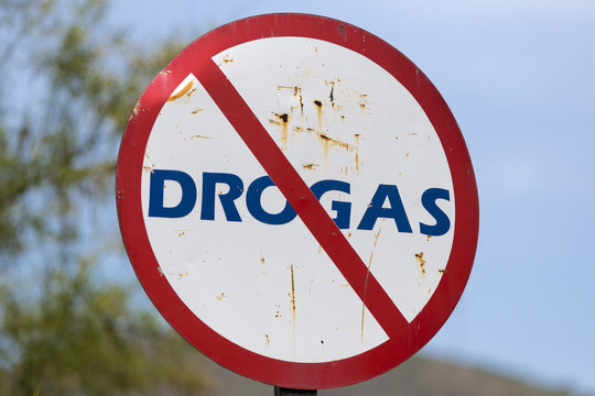 Rusted sign with no drug in Spanish, Venezuela