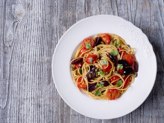 rustic italian spaghetti puttanesca pasta