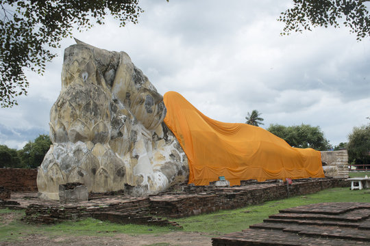Buda reclinado