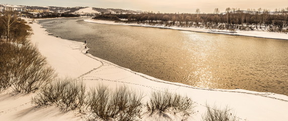 Obrazy na Plexi  Rzeka zimą