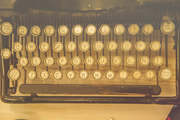 antique typewriter keyword