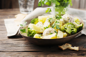 Steamed chicken meat balls and vegetables