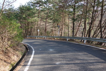 Obraz premium Tight corner along the cliff