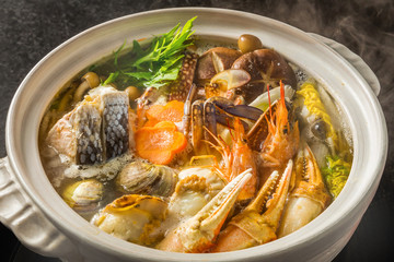 海鮮寄せ鍋　 seafood Japanese-style stew