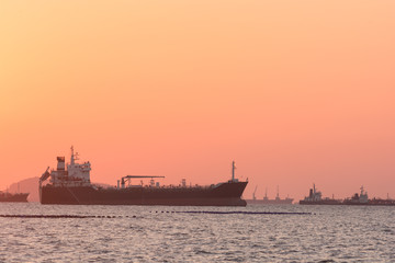 Fototapeta premium Silhouette Oil tanker, Gas tanker