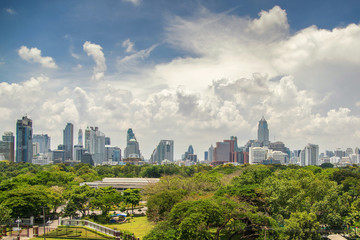 Fototapeta premium Bangkok cityscape and park