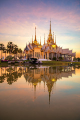 Fototapeta na wymiar A beautiful temple in reflection in twilight