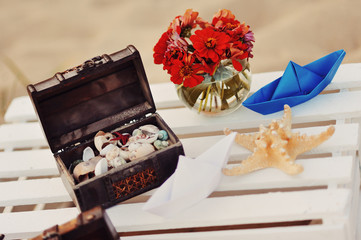 Коробка с ракушками