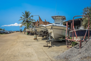 Boat carrying trailer