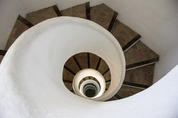 Fototapeta premium Escalera de Caracol de la torre de Santa Catalina Valencia de arriba hacia abajo
