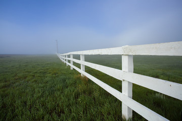 Fototapeta premium White Fence and Fog