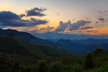 Obraz premium Landscape. mountain during sunset at Doi Angkhang mountain, chia