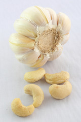 Garlic and cashew nut