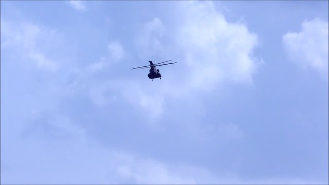 輸送ヘリコプター
