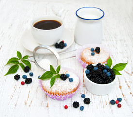 Muffins with fresh berries